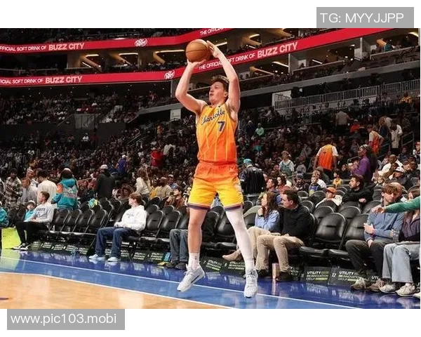 里程悲！克努佩尔空砍33+7三分 总三分数超米切尔升历史新秀第二